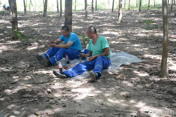 焊工掌握全自动焊接工艺的场景