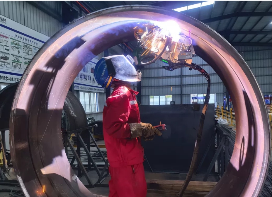 熊谷智能焊接机器人以 AI 之力铸就工业新高度